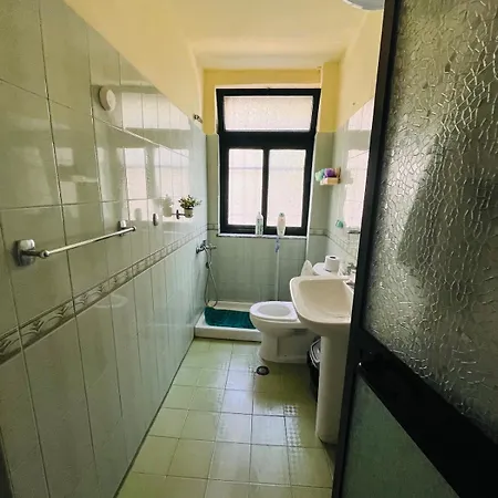 Ne Mushi ティラナ